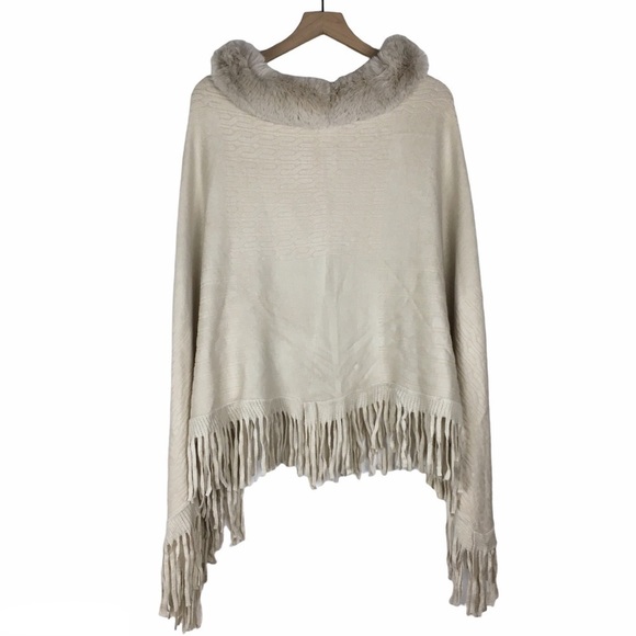 BOUTIQUE Poncho Cape Faux Fur Woven Fringe Western Yellowstone Beth Dutton Style - Picture 1 of 9